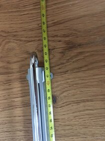 Výsuvný věšák z vestavné skříně - 5