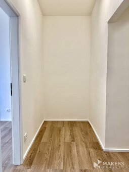 Pronájem bytu 2+kk po rekonstrukci, 47 m², U Skládky, Praha  - 5