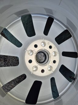 Nová zimní kola Volkswagen T7 Dundrod R17 - 5