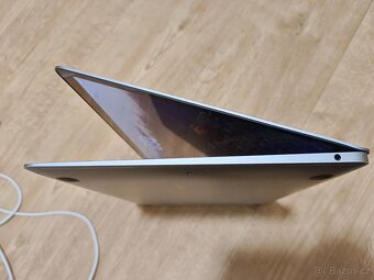 Apple A2337, macbook Air 2020, 8 jádrový CPU M1, 512GB - 5