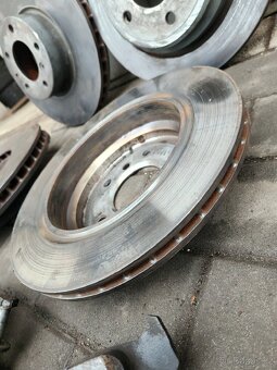 BMW E39 V8 brzdy komplet originál BMW - 5