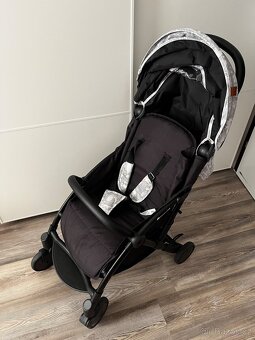 Cestovní kočárek Petite&Mars UP - 5
