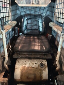 Smykový nakladač - 5