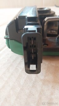 VW Transporter T5 – Mechanismus dovírání dveří 7E0827511A - 5