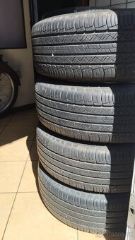 Pneu Michelin 215/65R16 98H - 5