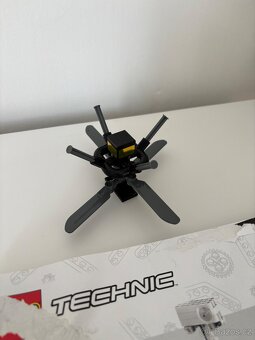 lego technic 42158 NASA Mars Rover Perseverance - 5