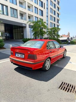 BMW E36 318is - 5