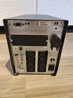 Záložní zdroj APC Smart-UPS 1000 - 5