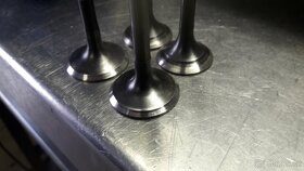 Volvo hlava motoru D5, D4, D3, 2.4D - 5