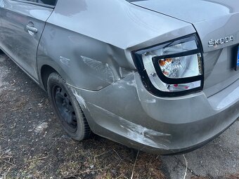 Škoda Rapid 2019 - bouraný - 5