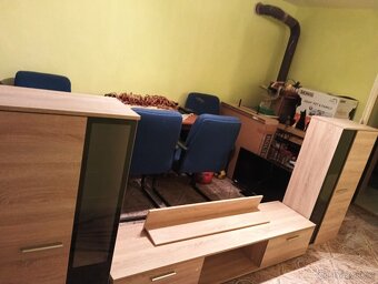 Skříně na stěnu - 5