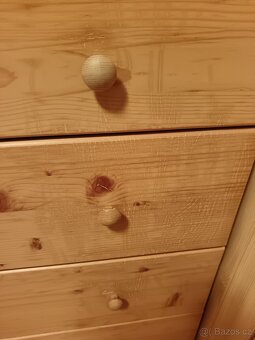 Masivní skříň a komoda - 5