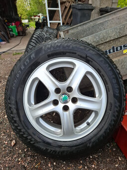 Originální disky Škoda 15" + zánovní celoroční pneu - 5