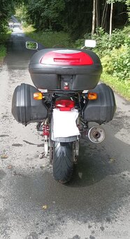 Suzuki GSX 1400 - 5