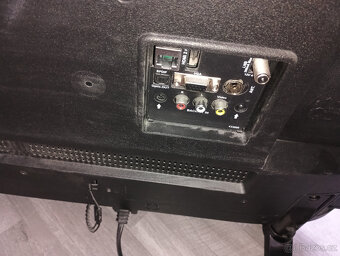 Toshiba model 32L2963DG - 5