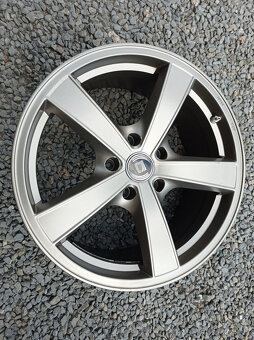 5x120 DIEWE 8Jx18" ET30 alu disky - 5