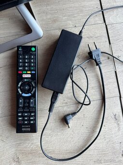 TV SONY KDL-40R550C - 5