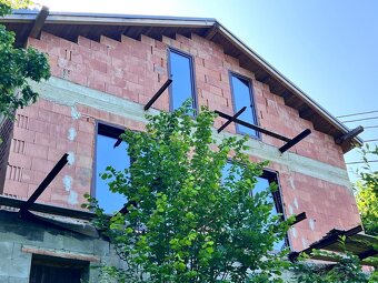 Prodej dvou pozemků s rozestavěnou chatou Unhošť - 5