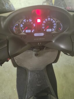 Aprilia Scarabeo 500 - 5