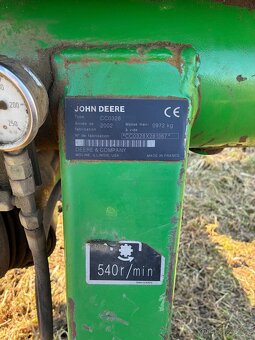 Disková sekačka John Deere 328 - 5