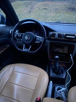 Volkswagen Passat - 5