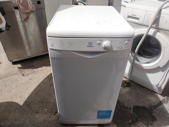 Prodám volně stojící myčku zn. Indesit-45CM--ZDARMA DOVEZU- - 5