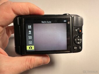Nikon Coolpix S6600 černý - Výklopný displej - 5