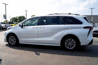 Toyota Sienna XLE 2022 – Gas/Electric Hybrid - 5