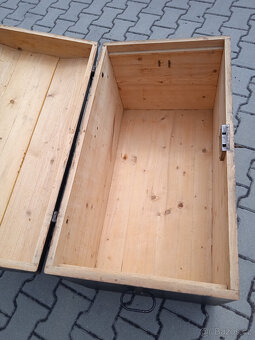 Prodám levně starožitnou dřevěnou truhlu - 5
