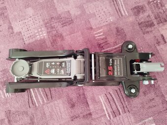 Hydraulický zvedák, hever 2,5T - 5