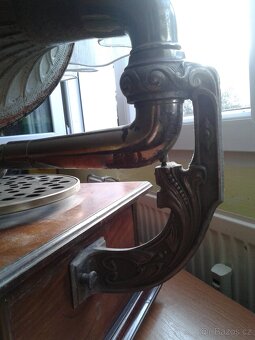 Gramofon na kliku starožitnost - 5