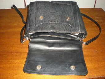 KABELKA GUESS 981 - 5