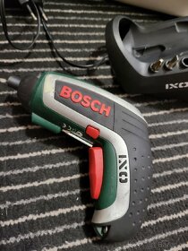 Prodám Aku šroubovák Bosch - 5