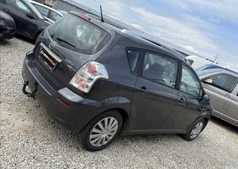 Toyota Corolla 2,2 D4-D TAŽNÉ, SERVISKA nafta manuál 100 kw - 5