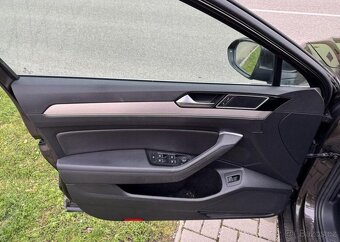 Volkswagen Passat 2,0 TDI DSG nafta automat 140 kw - 5
