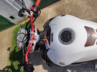 SUZUKI GSR 600 - 5