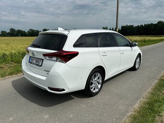 Toyota Auris 1.6 benzin. Manual. 89000 km - 5