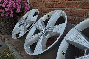 5x112 R19 Hliníkové disky Škoda Superb 3 - 5