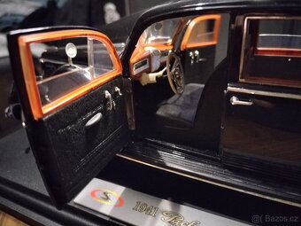 Model 1:18 Packard Lebaron - 5