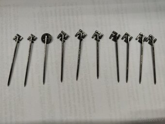 Ranné odznaky NSDAP - 10 ks, 3 druhy, Wehrmacht - 5