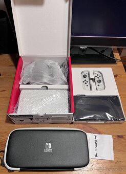 Nintendo Switch OLED v záruce ve skvělém stavu - 5