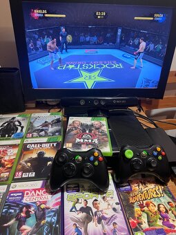 Xbox 360 E 250 GB + příslušenství Kinect a hry - 5