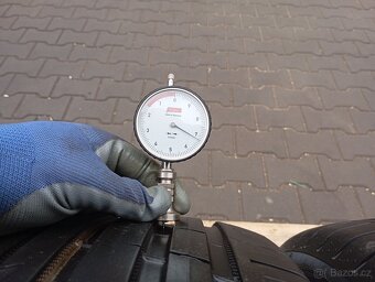 235/60/18 letní pneu nokian - 5