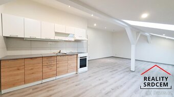 Pronájem podkrovního bytu 4+kk, 95 m2, ul. Nivnická, Ostrava - 5
