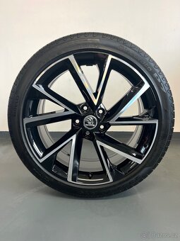☀️ Letní Alu kola Vega, Škoda Superb 3 Sportline, 5x112 r19 - 5
