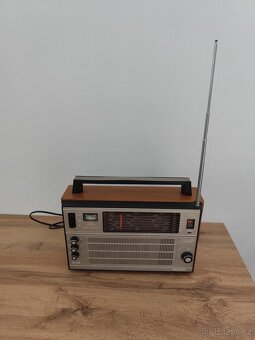 Rádio Selena B-215 - 5