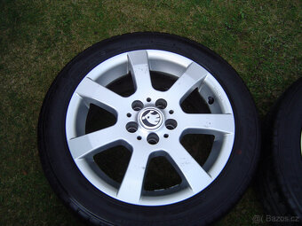 4XLETNÍ HLINÍKOVÁ KOLA ŠKODA FABIA II,III ,195/50 R15..TOP - 5