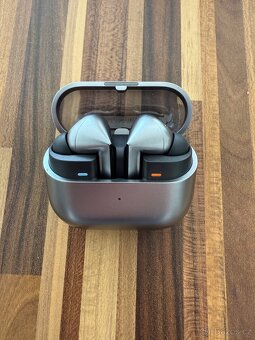 Samsung Galaxy Buds3 Pro + obal - 5
