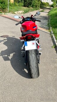 Honda cbr650r - 5