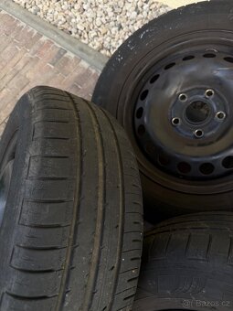 Plechové disky 5x112 s letními pneu 195/65 R15 - 5